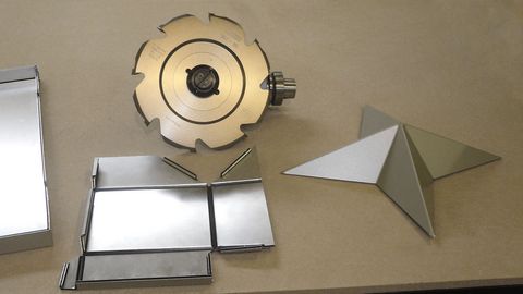 Grâce à ses options flexibles, la Black Matrix est parfaitement équipée pour l’usinage de matériaux divers CNC 5 axes Black Matrix : Haute puissance pour toutes les applications grâce à des outils utiles