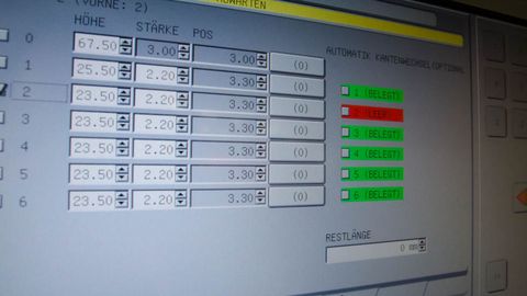 Manipulation simple, haute flexibilité avec alimentation en chants 6 emplacements Manipulation simple, haute flexibilité avec alimentation en chants 6 emplacements