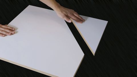 Dispositif de coupe d'angle GeoMetric Avec le dispositif de coupe d'angle mobile, des angles de coupe allant jusqu'à 45 ° peuvent être réalisés de manière simple Dispositif de coupe d'angle GeoMetric Avec le dispositif de coupe d'angle mobile, des angles de coupe allant jusqu'à 45 ° peuvent être réalisés de manière simple