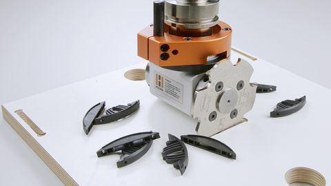 Le fraisage des poches de divers connecteurs est possible avec le 7405 Connect Le fraisage des poches de divers connecteurs est possible avec le 7405 Connect